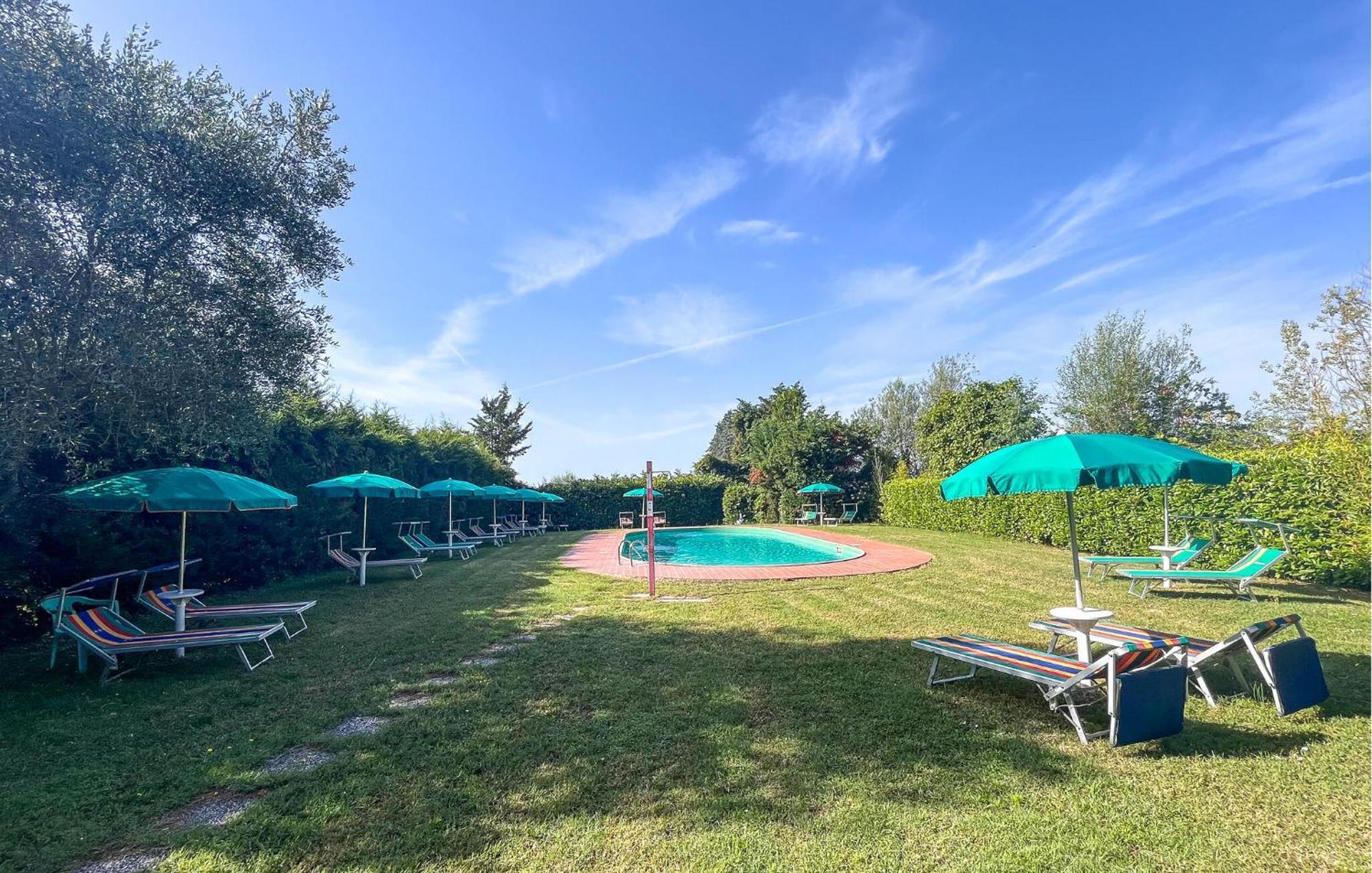 Lovely Apartment In Tuoro Sul Trasimeno With Wifi Extérieur photo