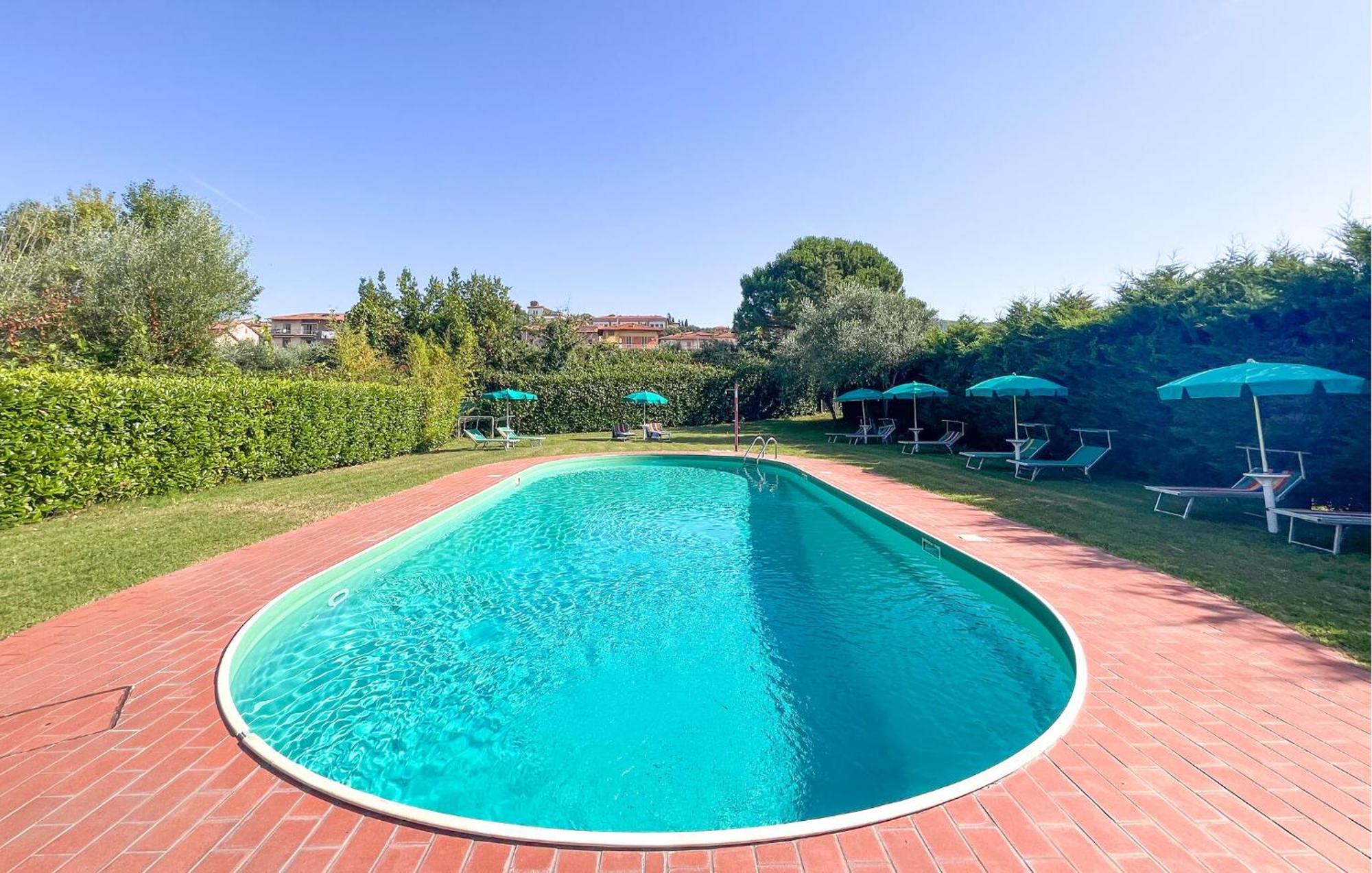 Lovely Apartment In Tuoro Sul Trasimeno With Wifi Extérieur photo