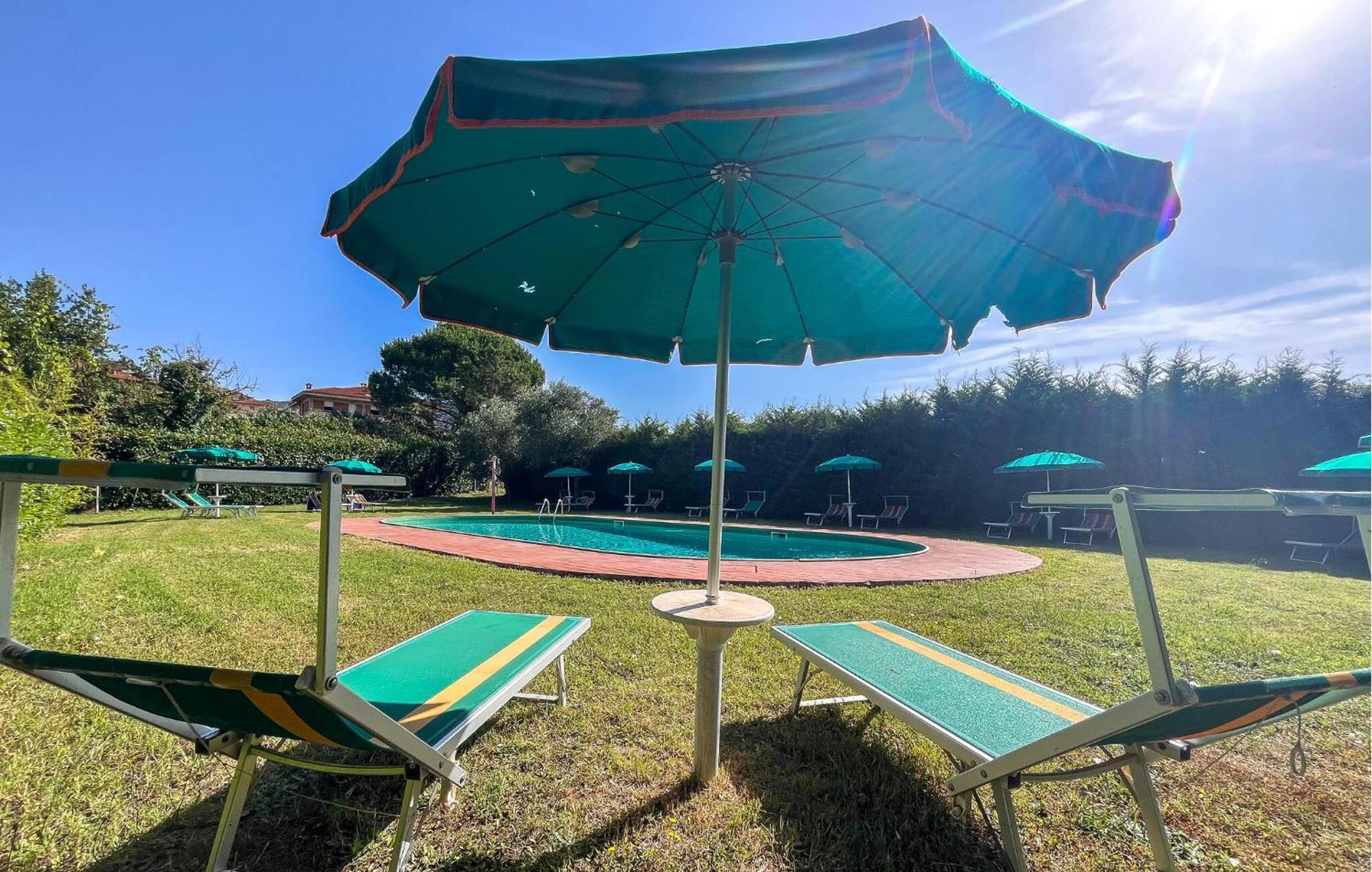 Lovely Apartment In Tuoro Sul Trasimeno With Wifi Extérieur photo