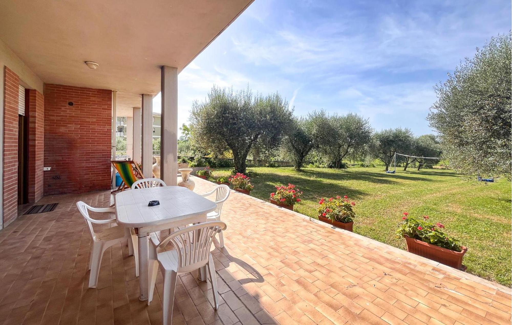 Lovely Apartment In Tuoro Sul Trasimeno With Wifi Extérieur photo