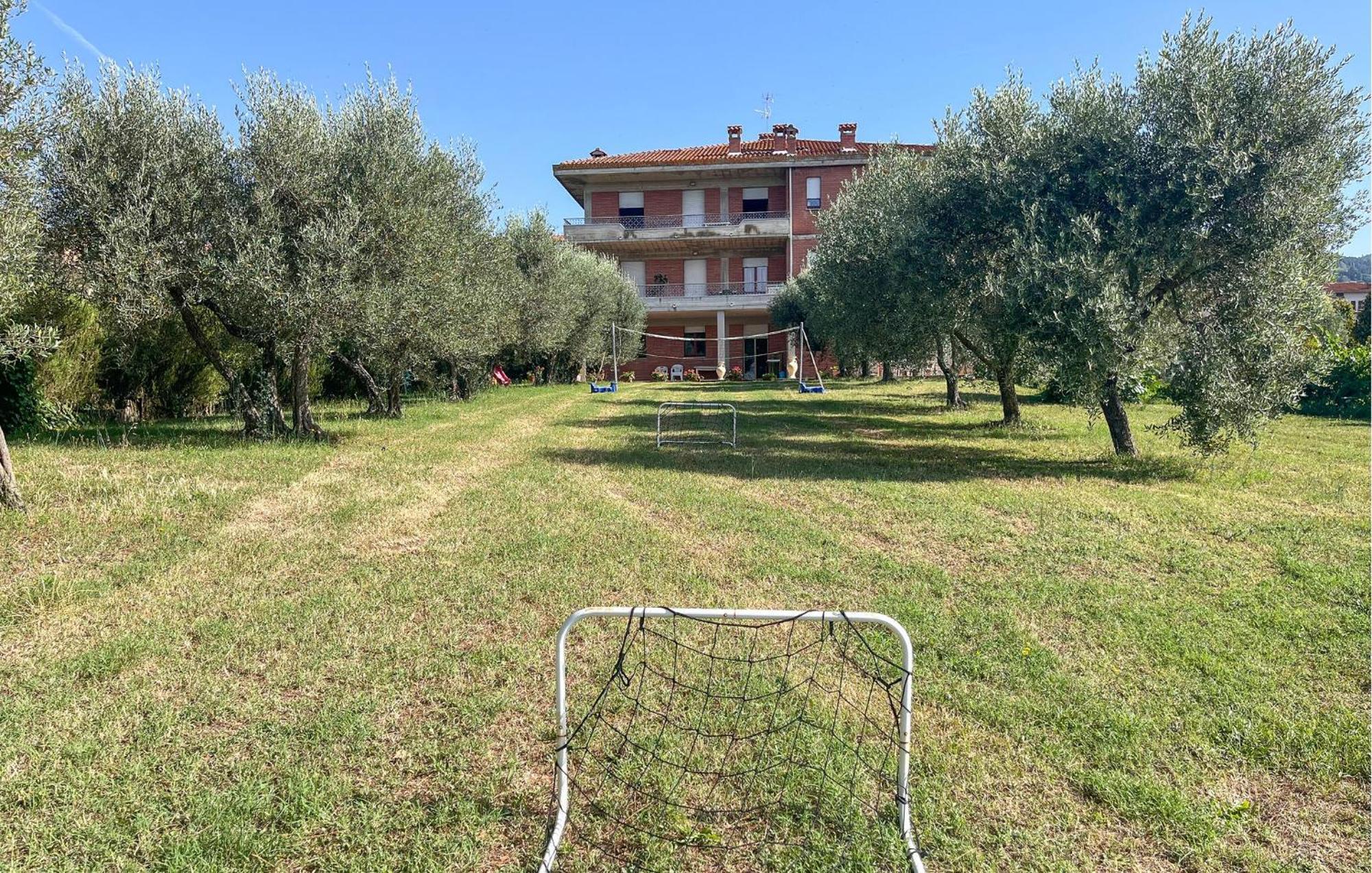 Lovely Apartment In Tuoro Sul Trasimeno With Wifi Extérieur photo